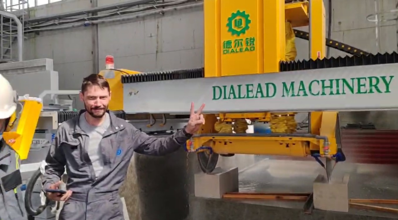 أحدث حالة شركة حول آلة تصنيف الأحجار ذاتية التحكم بالعدالة الحاسوبية ذات الشفرة المزدوجة في ييكارتينبورغ ((روسيا)