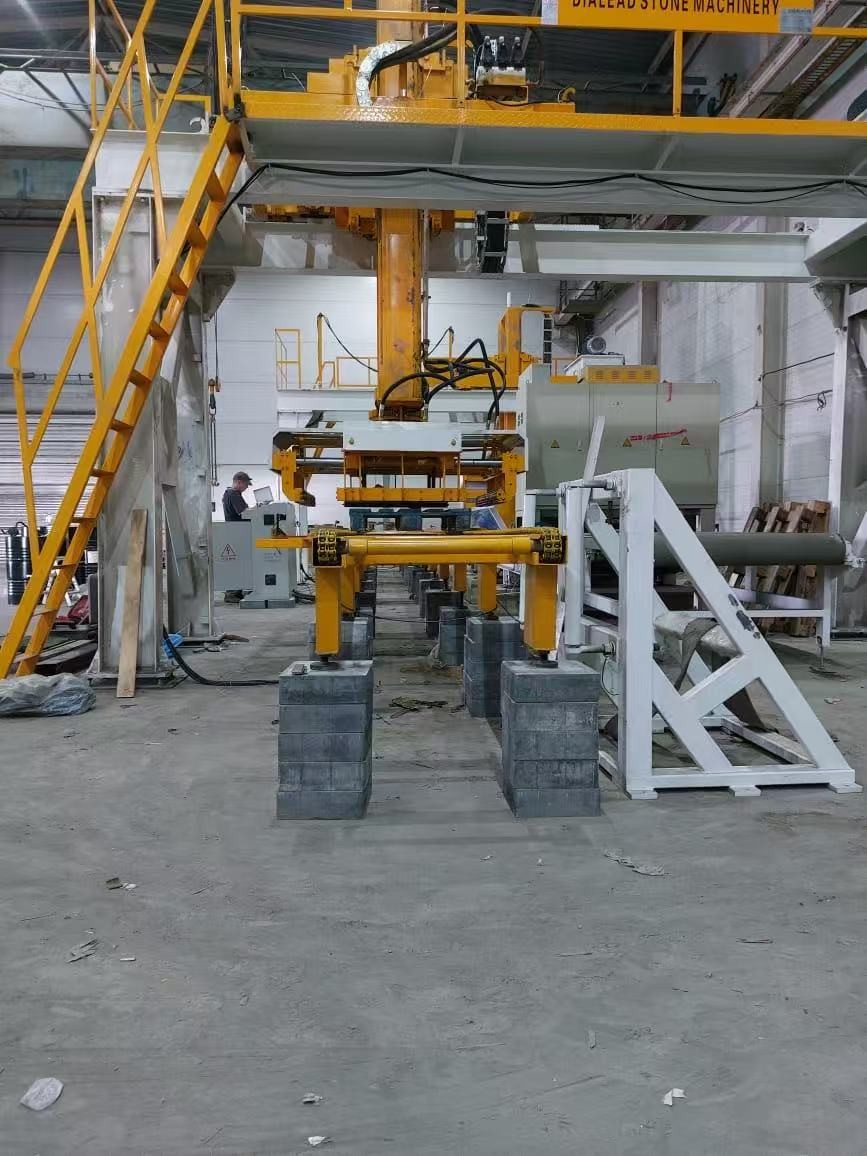 أحدث حالة شركة حول خط التلميع الآلي مع الروبوت في ليبيتسك