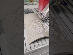 آلة طحن CNC ذات رأس واحد مع رأس متحرك للوحة المنحنية